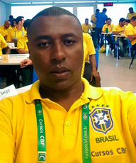 Andr&eacute; Luiz &agrave; l