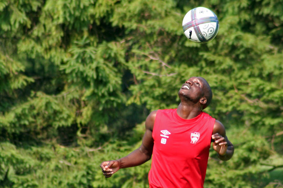 S&eacute;ance de jongle en for&ecirc;t de Haye
